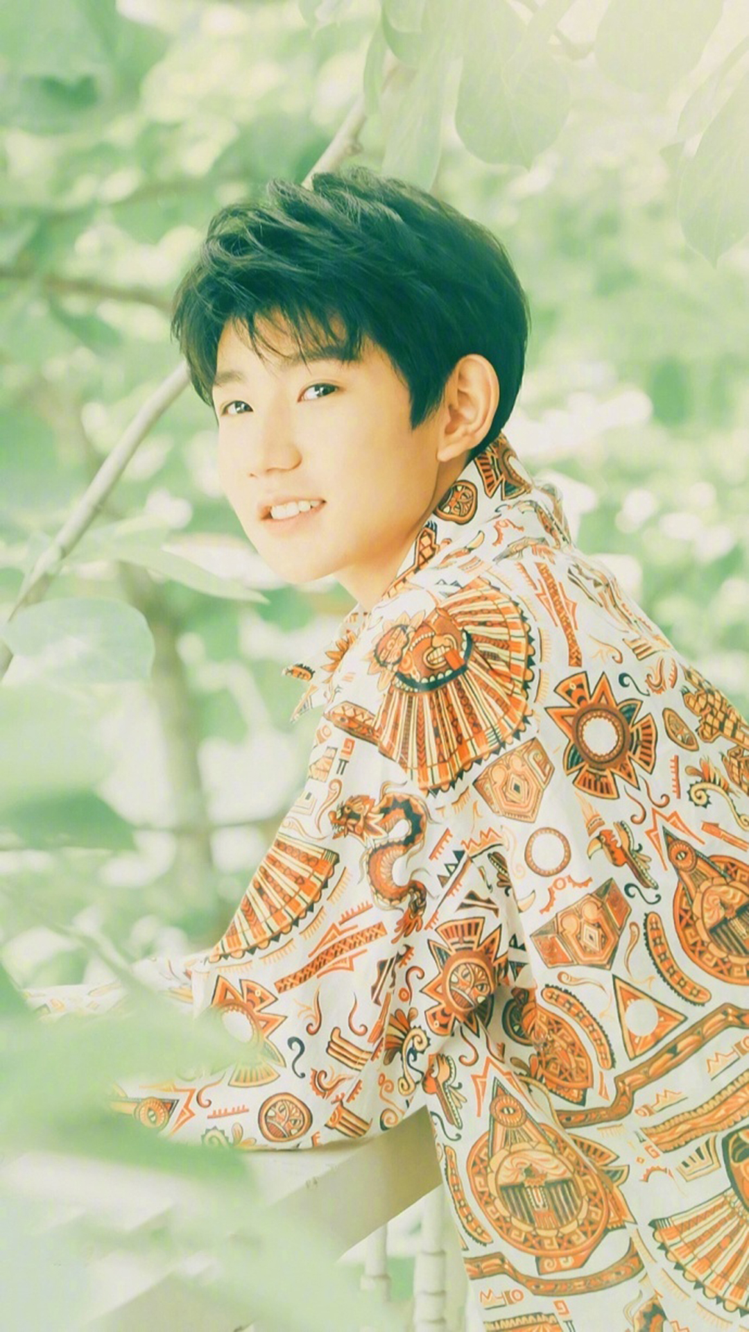 杨烁 演员 明星 艺人 酒窝 时尚 写真 苹果手机高