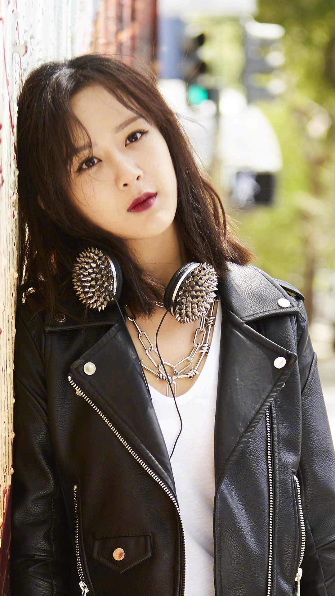 杨紫 演员 歌手 街拍 苹果手机高清壁纸 1080x1