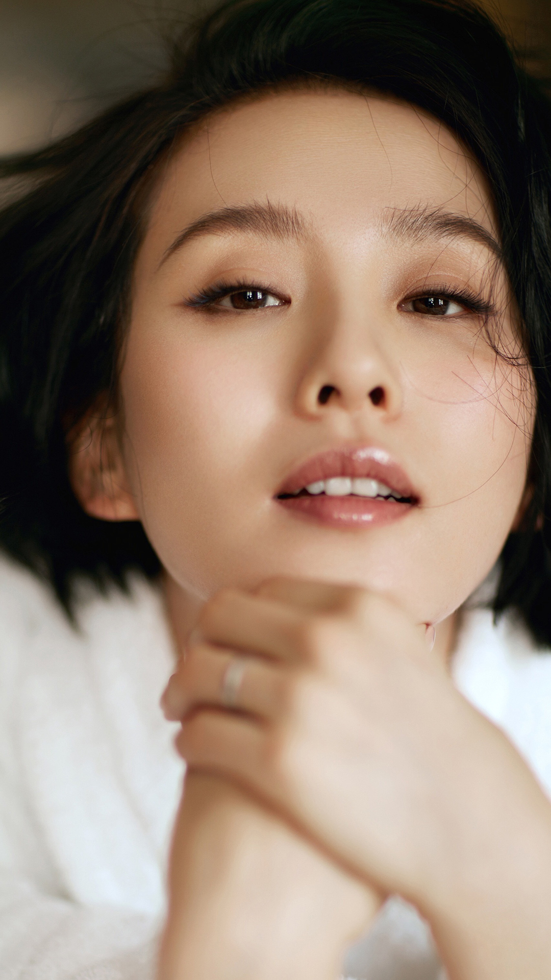 杨紫 演员 歌手 街拍 苹果手机高清壁纸 1080x1