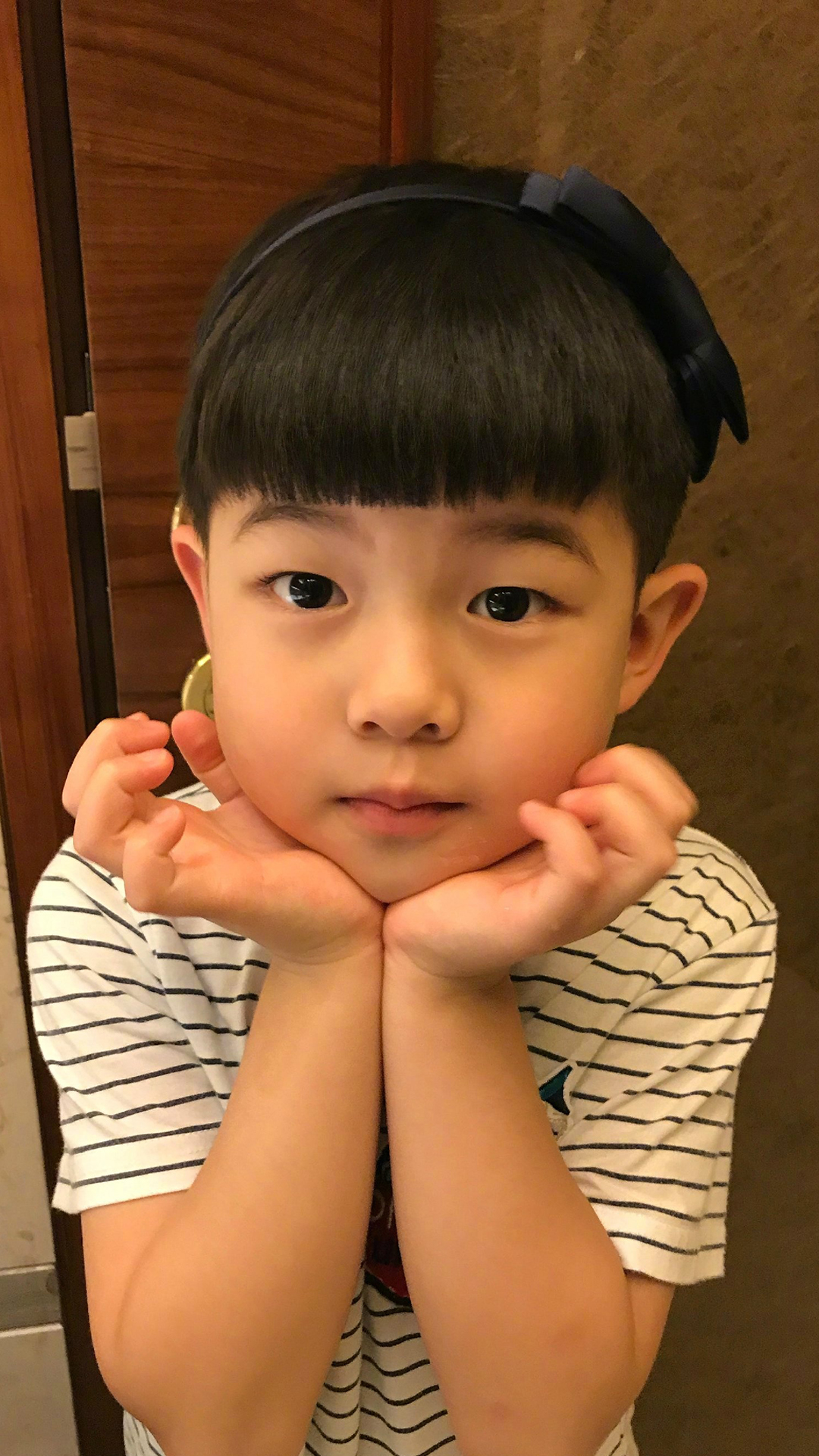 小女孩戴口罩猜八字成语_戴口罩的小女孩简笔画(3)