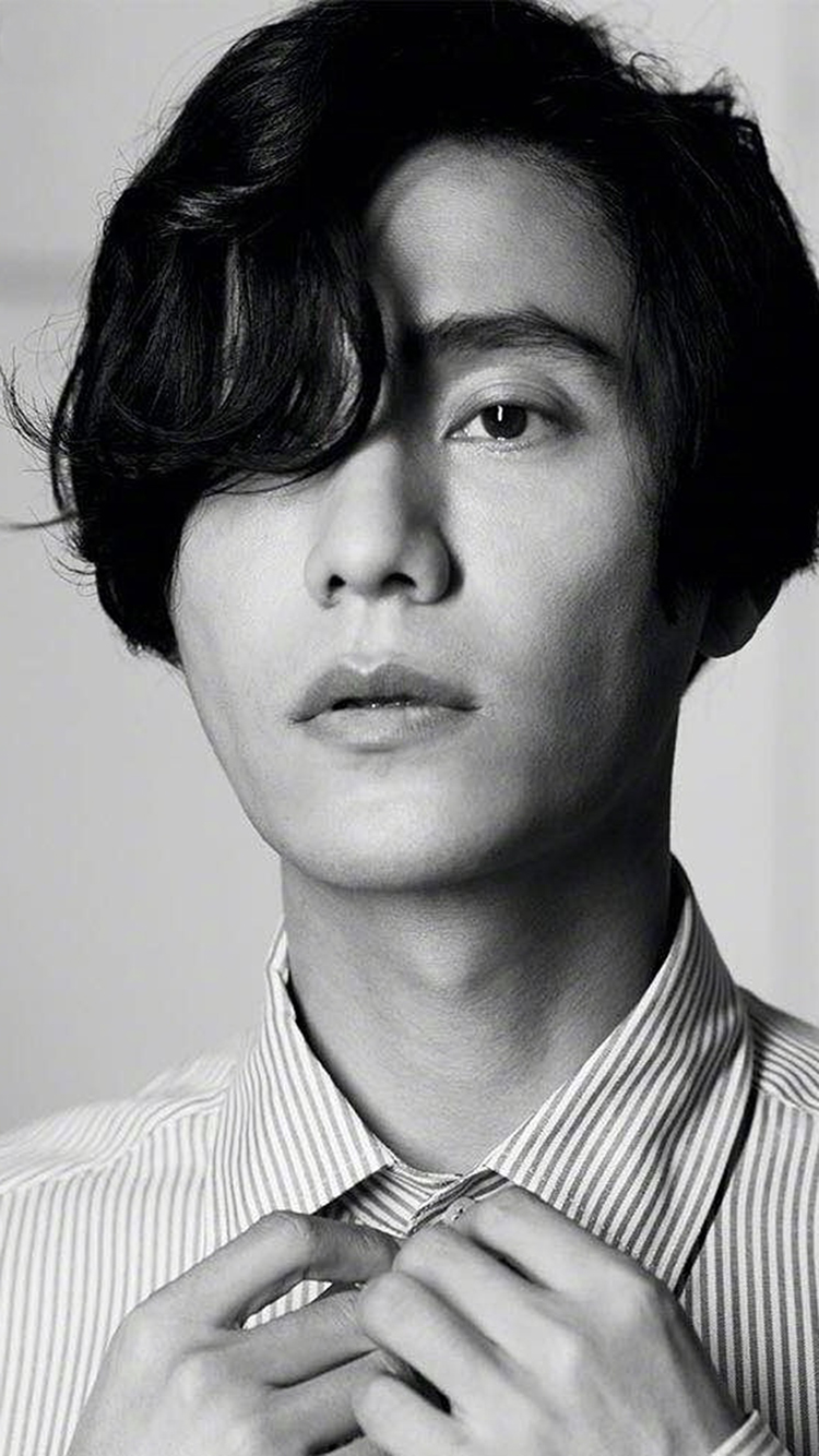 胡歌 演员 明星 西服 香水 苹果手机高清壁纸 7