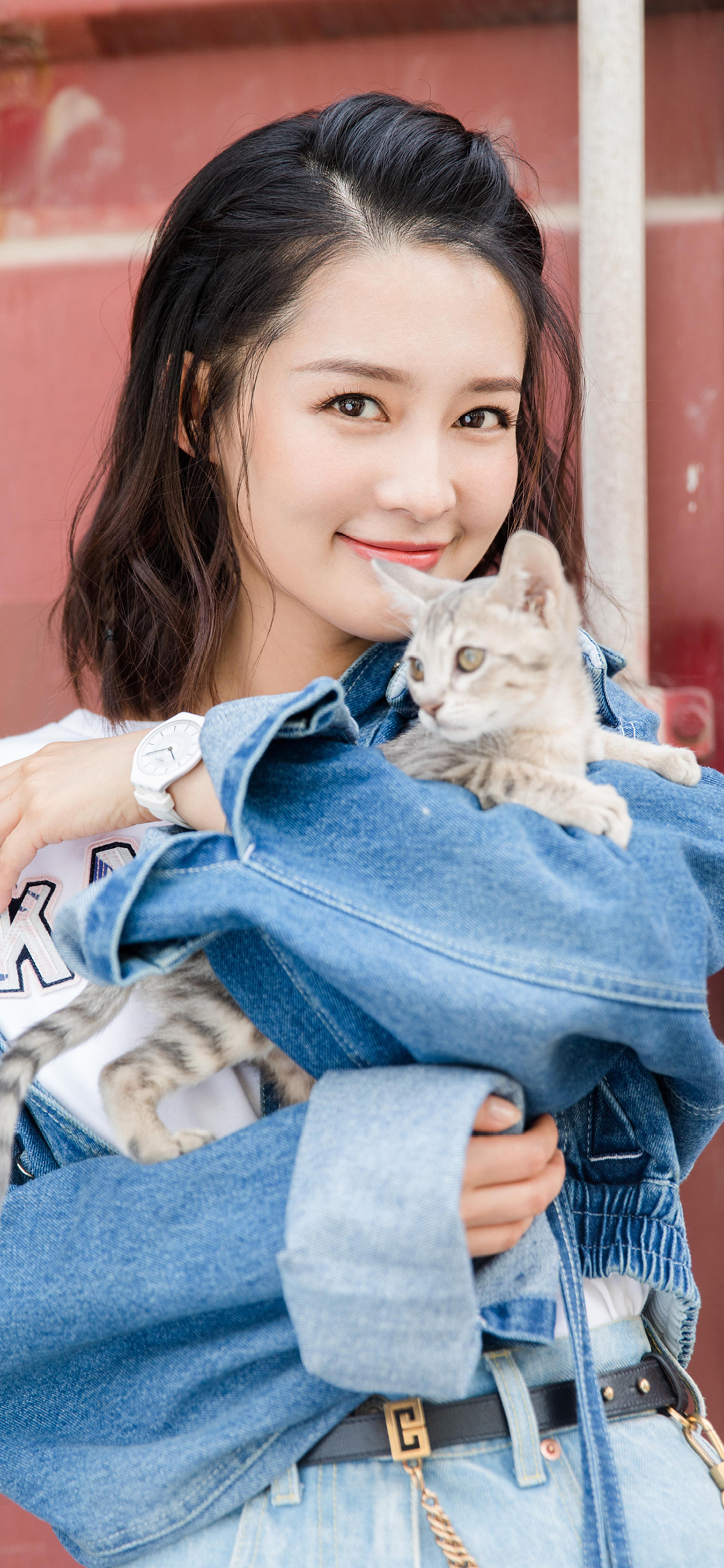 李沁 演员 明星 艺人 时尚 猫咪 写真
