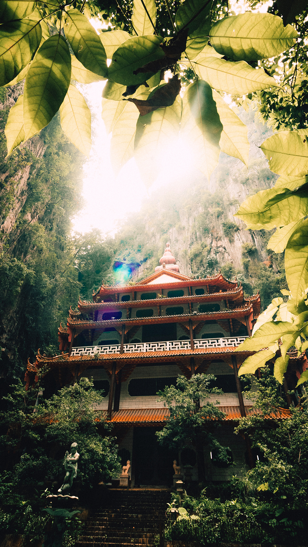 蓝天白云 涂鸦墙 潮流 苹果手机高清壁纸 1080