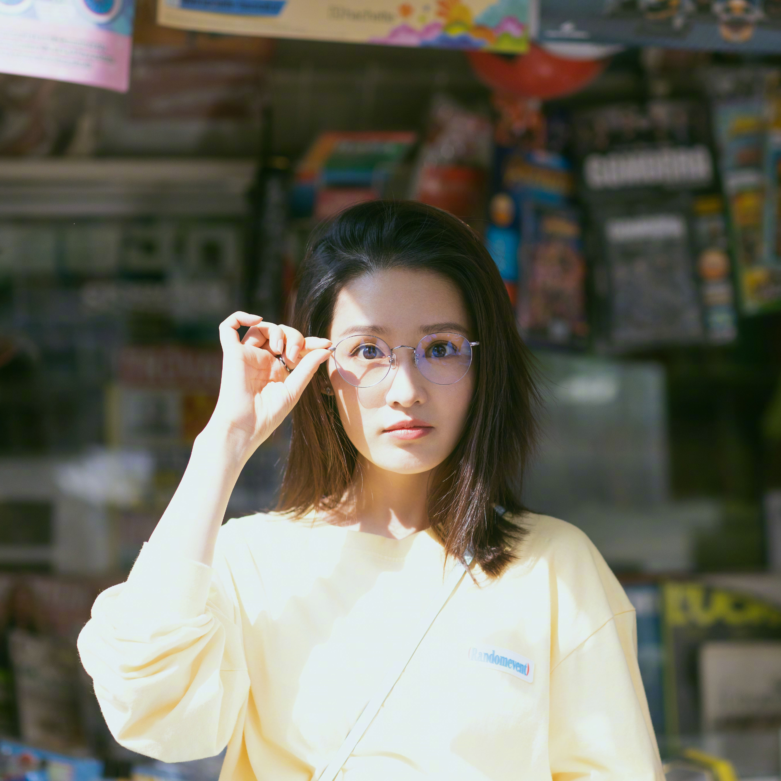 关晓彤 演员 明星 艺人 苹果手机高清壁纸 2732