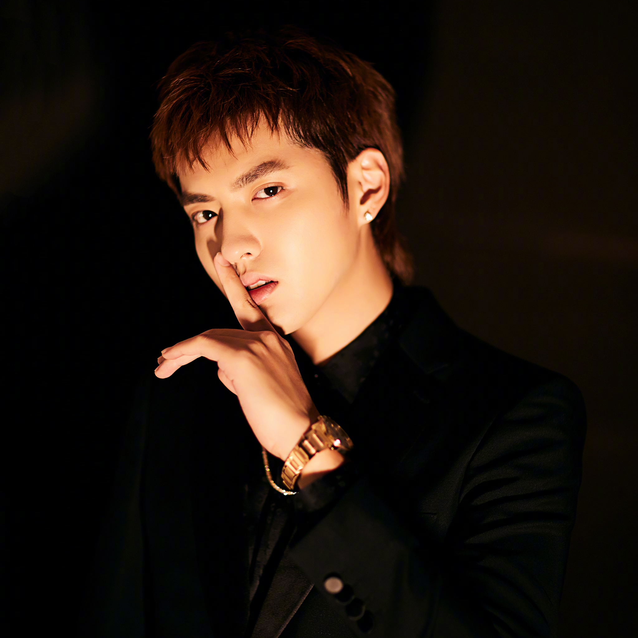 邓伦 演员 男星 艺人 苹果手机高清壁纸 2048x2