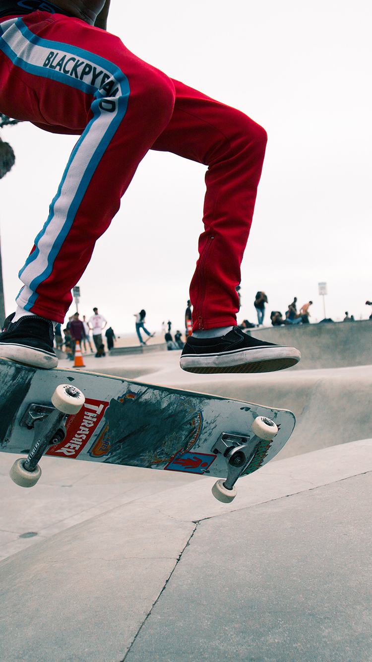 爱游戏- 爱游戏体育- AYX爱游戏体育官方网站从街头到奥运 滑板运动渐受青睐 济南青少年竞逐滑板梦