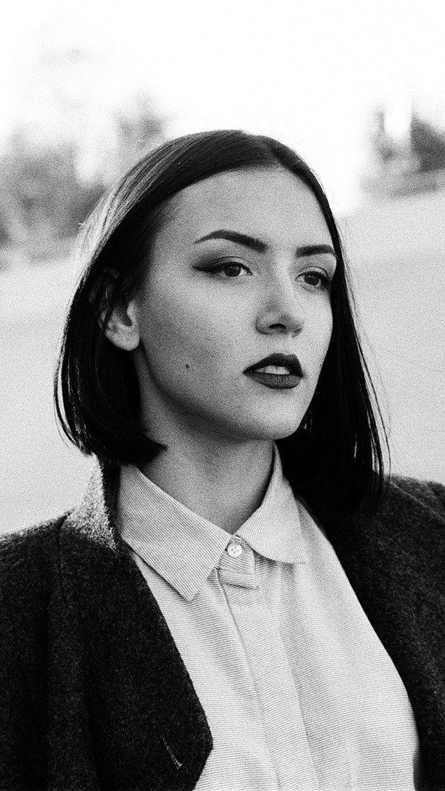 厨房 女孩 写真 日系 苹果手机高清壁纸 640x11