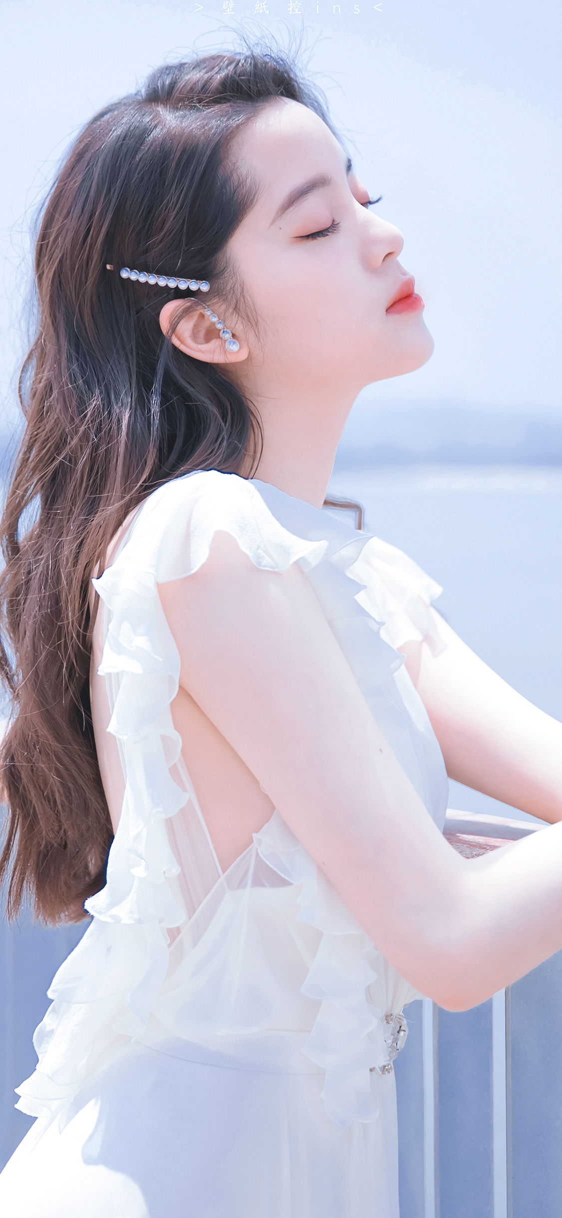 江一燕 演员 明星 艺人 蓝色 侧颜 苹果手机高清