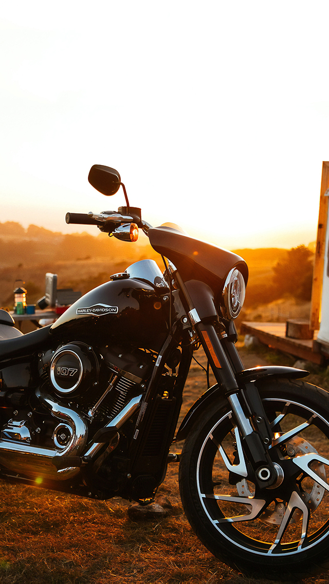 跑车 奥迪 展示台 炫酷 苹果手机高清壁纸 640x